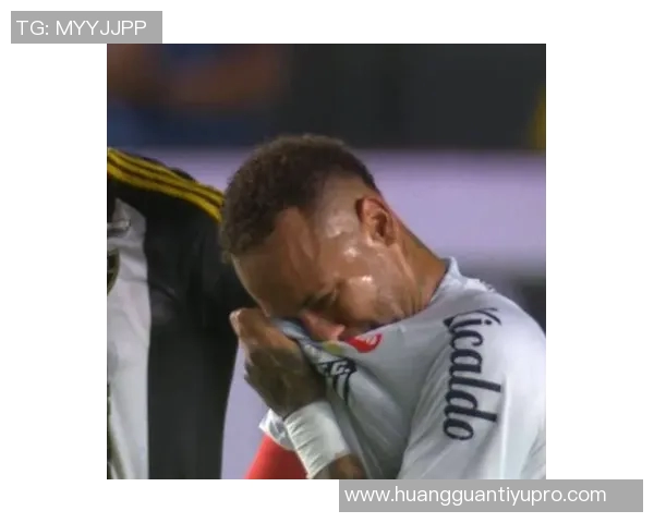 内马尔因膝盖不适缺席本轮巴甲赛事预计下轮复出恢复状态