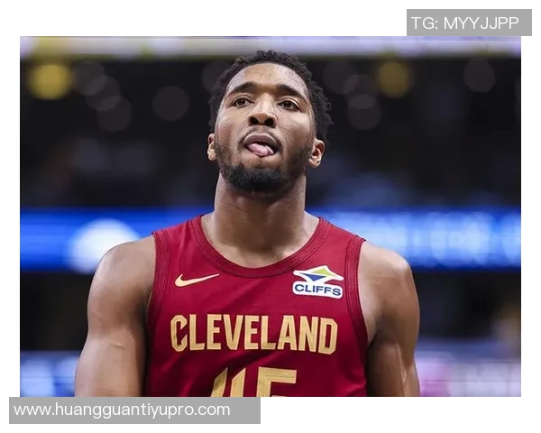 米切尔短暂出战18分钟表现平平贡献7分1板2助2断展现潜力