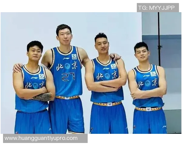 记者分析赵睿周琦组合优势明显应尽快更换小外援以充分利用豪华阵容